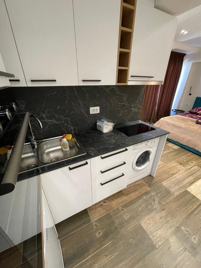 Boutique Central Studio Apartments 地拉那 外观 照片