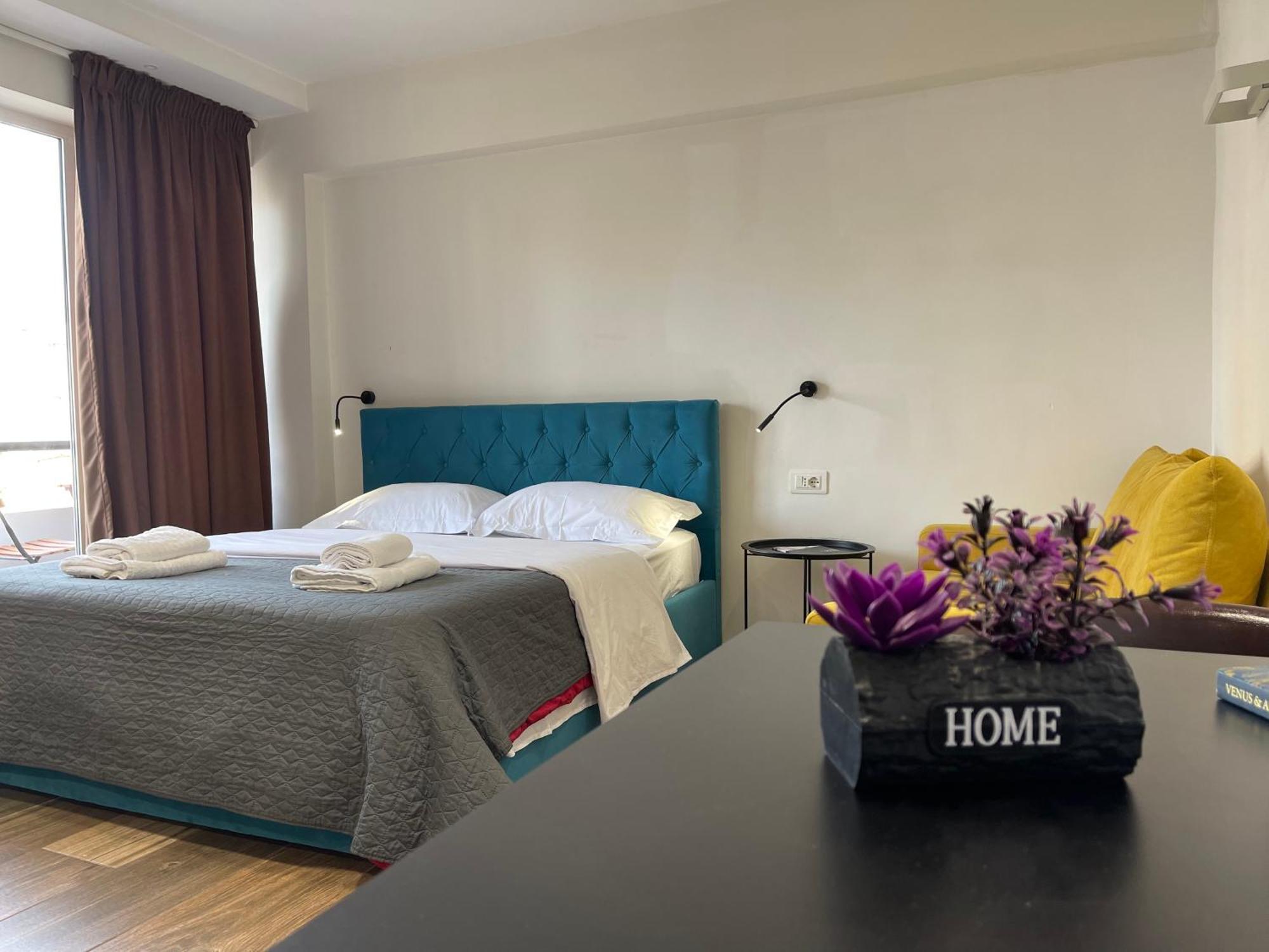 Boutique Central Studio Apartments 地拉那 外观 照片