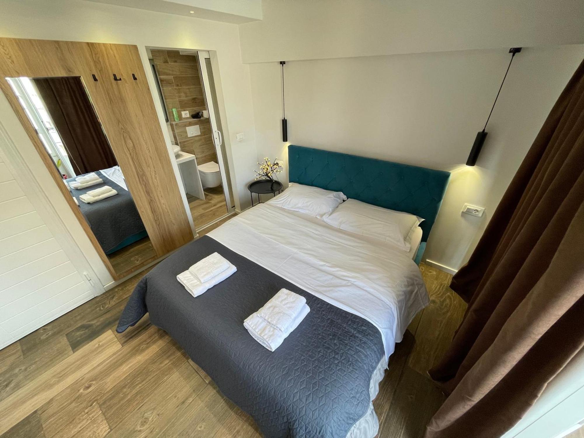 Boutique Central Studio Apartments 地拉那 外观 照片