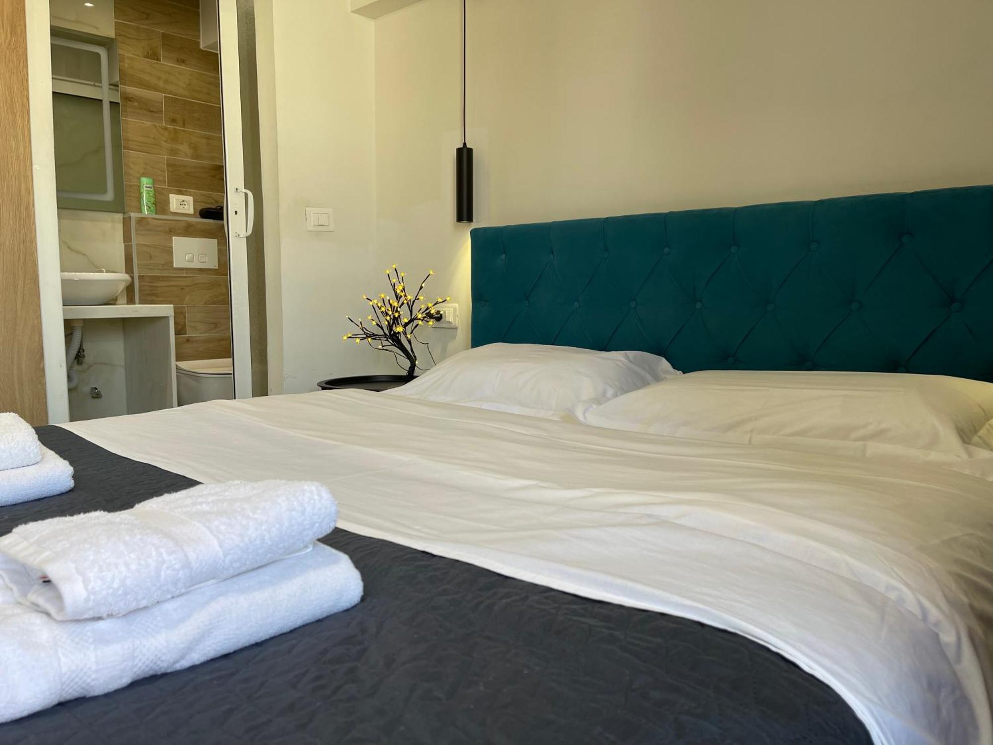 Boutique Central Studio Apartments 地拉那 外观 照片
