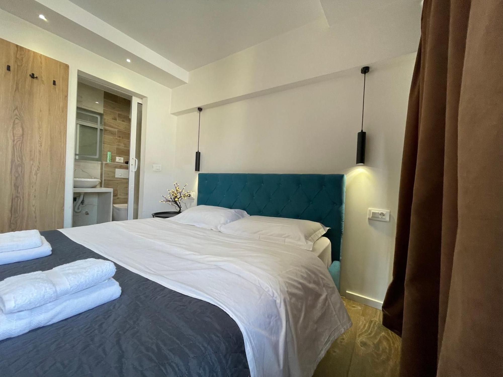 Boutique Central Studio Apartments 地拉那 外观 照片